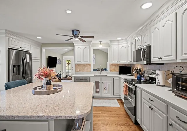 Photo 4 of Single family home for sale at 21 Corinth, Worcester, MA 01606 | MLS# 73561497 | Listing updated on 2026-09-20
