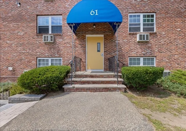 2nd image of 61 Storey Ave #2, Newburyport, MA 01950 | MLS# 73554148