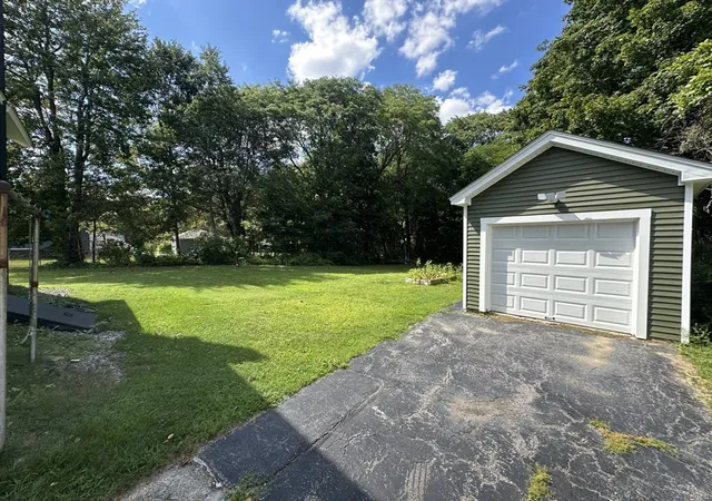 15th image of 9 Idalla Ave, Worcester, MA 01606 | MLS# 73567820