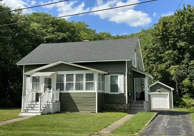 2nd image of 9 Idalla Ave, Worcester, MA 01606 | MLS# 73567820