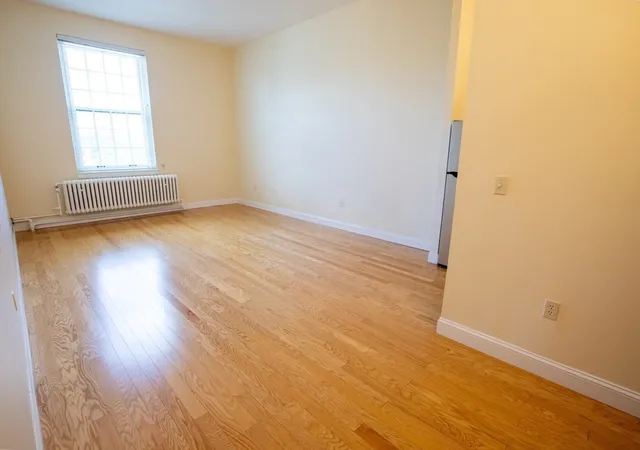 5th image of 16 Balmoral St, Andover, MA 01810