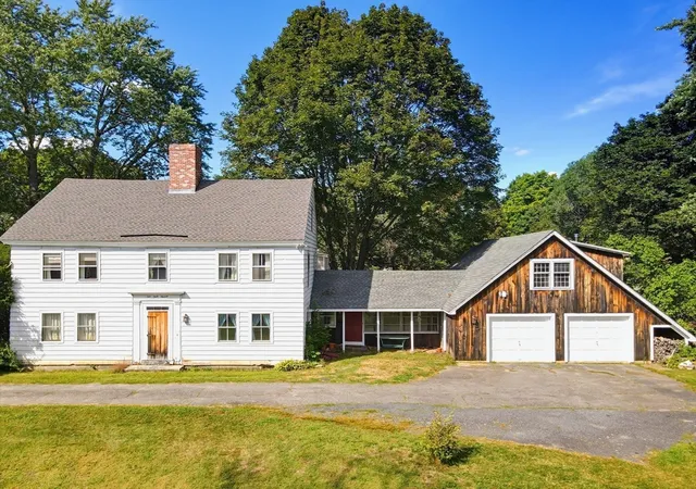 4th image of 430 Pleasant St, Leominster, MA 01453 | MLS# 73566592