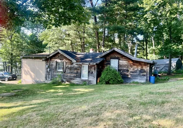 Homes for sale in East Brookfield, MA | 131 Gleason Ave, East Brookfield, MA 01515 | MLS# 73544482