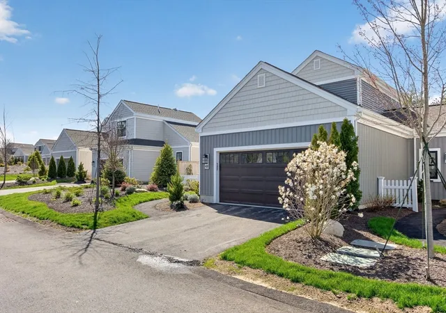 Photo 3 of Condo for sale at 48 Bentgrass Mist #48, Plymouth, MA 02360 | MLS# 73513965 | Listing updated on 2026-10-06