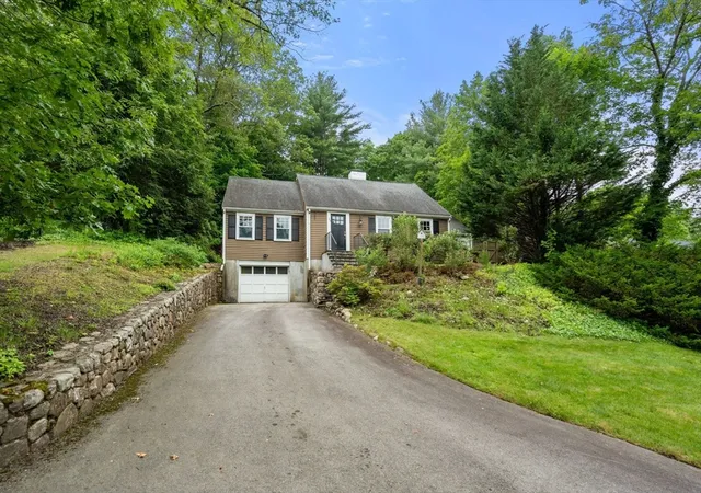 3rd image of 23 Wareland Rd, Wellesley Hills, MA 02481 | MLS# 73389515