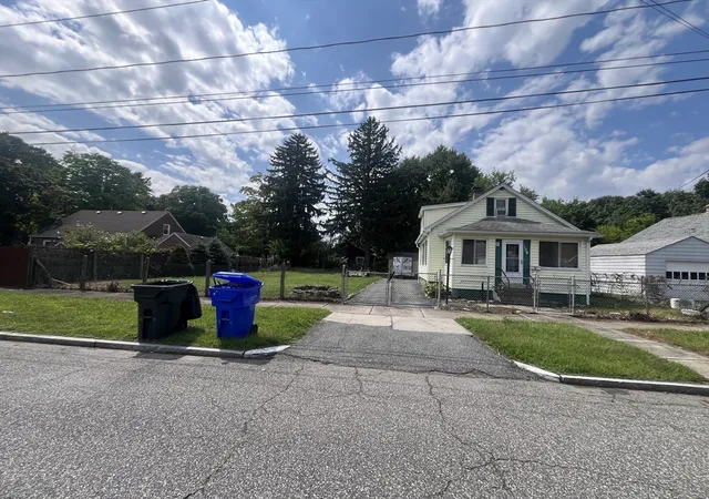 1st image of 104 Balis St, Springfield, MA 01109 | MLS# 73567800