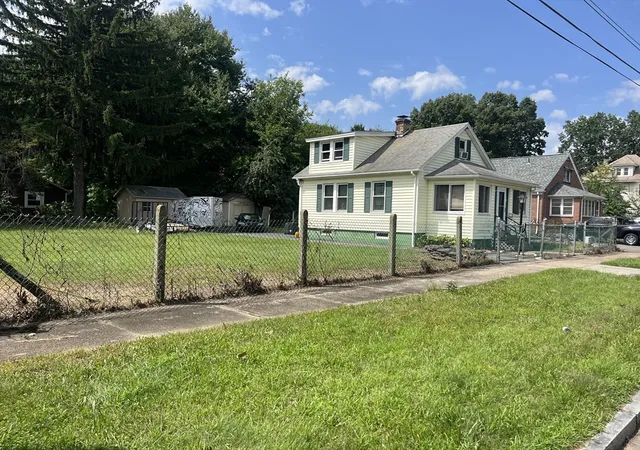 2nd image of 104 Balis St, Springfield, MA 01109 | MLS# 73567800