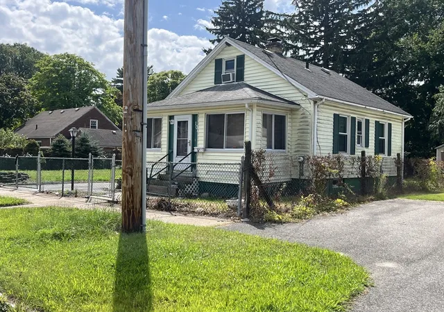 3rd image of 104 Balis St, Springfield, MA 01109 | MLS# 73567800