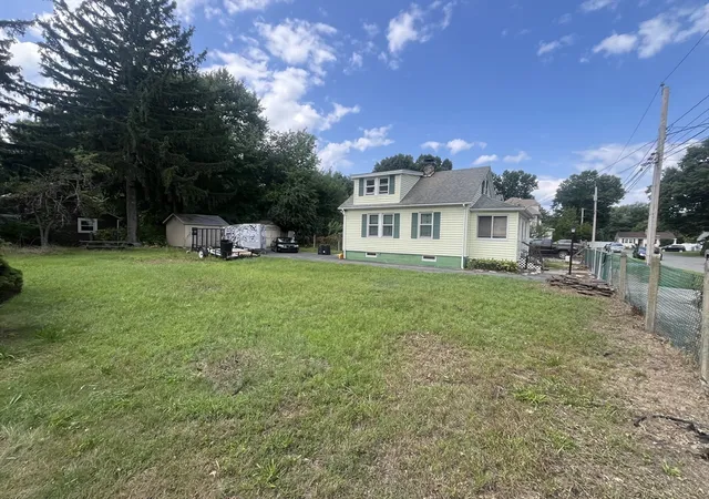 4th image of 104 Balis St, Springfield, MA 01109 | MLS# 73567800
