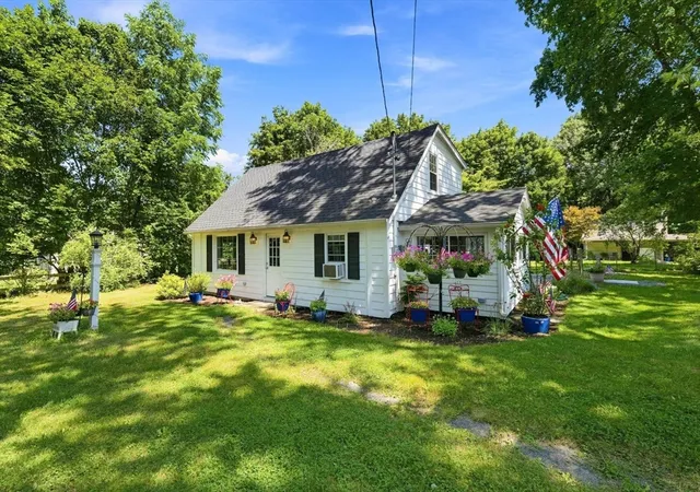 1st image of 227 New St, Rehoboth, MA 02769 | MLS# 73564136