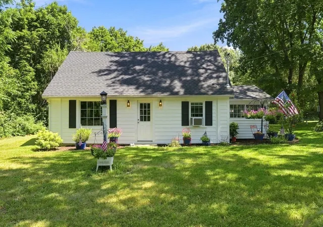 2nd image of 227 New St, Rehoboth, MA 02769 | MLS# 73564136