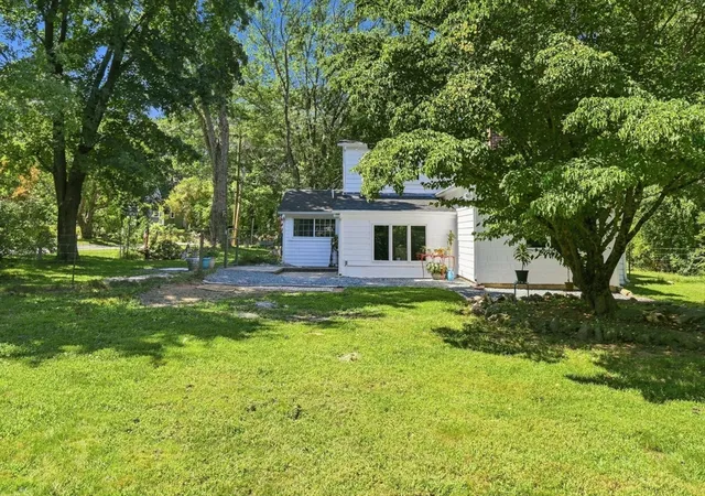 42nd image of 227 New St, Rehoboth, MA 02769 | MLS# 73564136