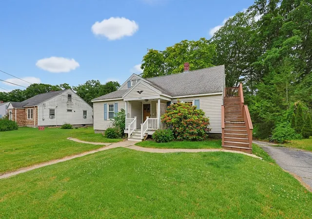 Homes for sale in Auburn, MA | 20 Pinehurst Ave, Auburn, MA 01501 | MLS# 73530103