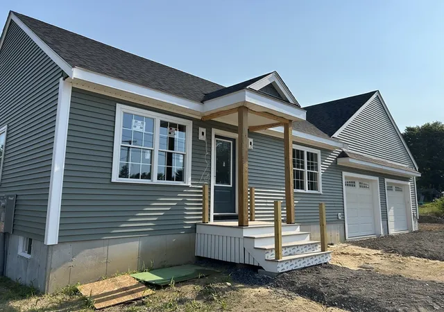 Homes for sale in East Bridgewater, MA | 1968 Plymouth St, East Bridgewater, MA 02333 | MLS# 73544448