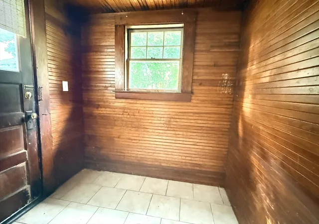 14th image of 182 Park Ave, Worcester, MA 01609 | MLS# 73560129