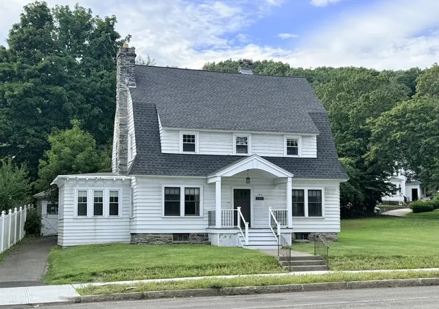 1st image of 182 Park Ave, Worcester, MA 01609 | MLS# 73560129