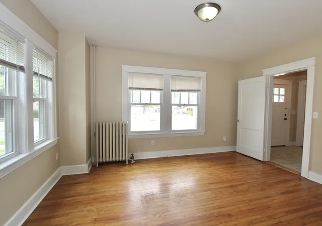 5th image of 182 Park Ave, Worcester, MA 01609 | MLS# 73560129