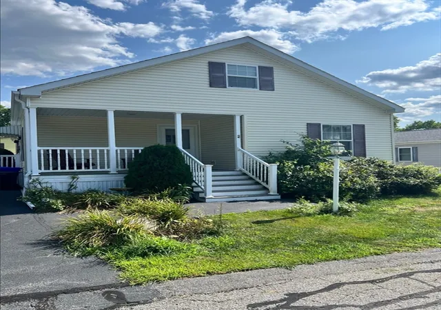 4th image of 2 Settlers Road, Taunton, MA 02780 | MLS# 73554787