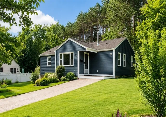 2nd image of 8 Reardon Rd, Hudson, MA 01749 | MLS# 73550553