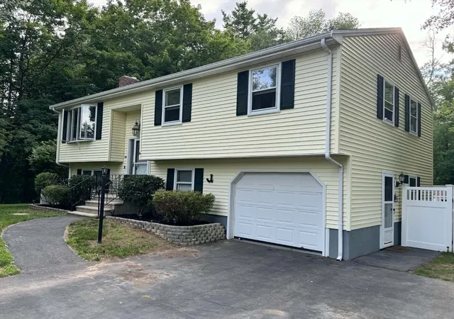 4th image of 140 Prospect Hill Street, Taunton, MA 02780 | MLS# 73555593
