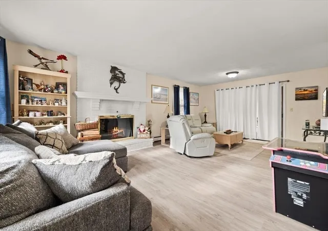 2nd image of 10 Bayberry Ln, Mattapoisett, MA 02739 | MLS# 73534991