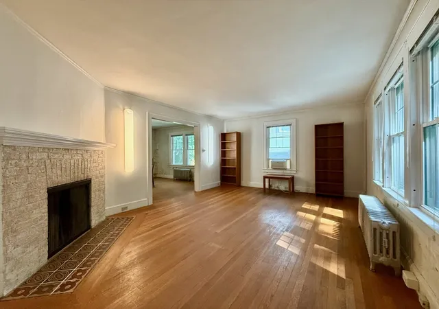 3rd image of 39 Hillside Rd, Northampton, MA 01060 | MLS# 73566362