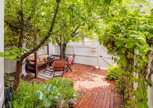 2nd image of 217 Hamilton St, Cambridge, MA 02139