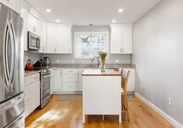 2nd image of 1093 Main St #4, South Weymouth, MA 02190 | MLS# 73570008