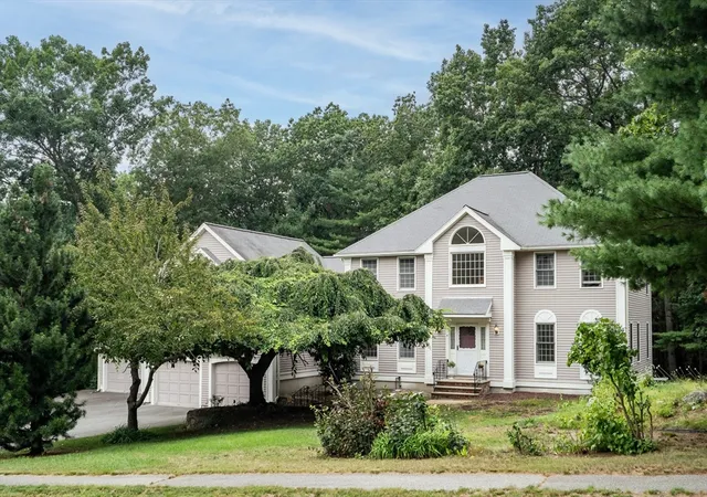 1st image of 4 Crestview Rd, Bedford, MA 01730 | MLS# 73567418