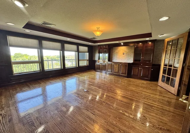 2nd image of 915 Hathaway Rd, New Bedford, MA 02740
