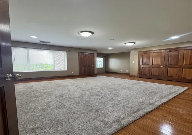 4th image of 915 Hathaway Rd, New Bedford, MA 02740