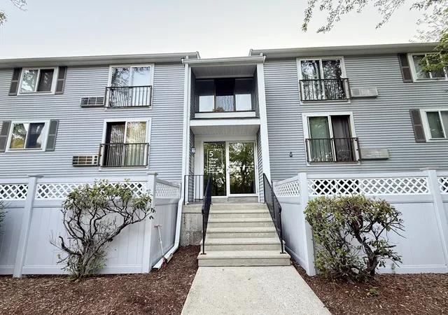 Homes for sale in Natick, MA | 5 Village Rock Ln #21, Natick, MA 01760 | MLS# 73522959