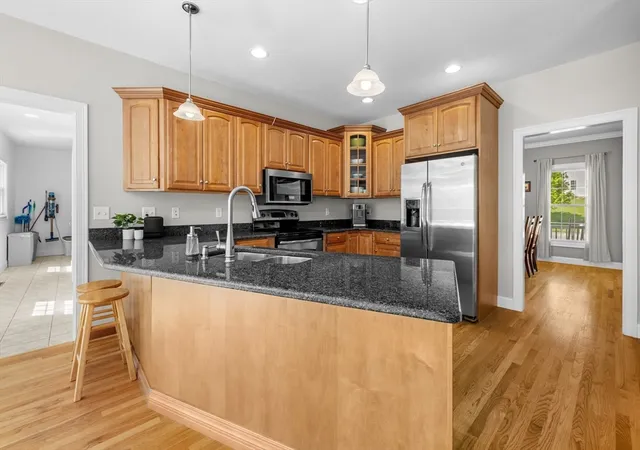 Homes for sale in Tiverton, RI | 243 Cottrell Rd, Tiverton, RI 02878 | MLS# 73523635