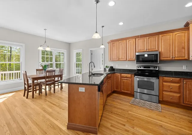 Homes for sale in Tiverton, RI | 243 Cottrell Rd, Tiverton, RI 02878 | MLS# 73523635