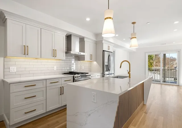 Homes for sale in Stoneham, MA | 6-8 S, Stoneham, MA 02180