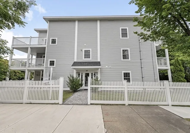 22nd image of 244 Main St #1, Medford, MA 02155 | MLS# 73565012
