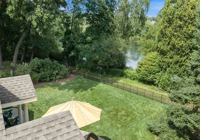 3rd image of 176 Colon St, Beverly, MA 01915 | MLS# 73565823