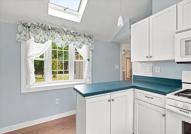 Photo 4 of Single family home for sale at 2 Bartlett Ave, Duxbury, MA 02332 | MLS# 73567224 | Listing updated on 2026-09-30