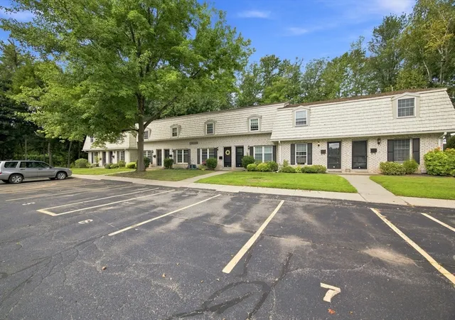 Photo 3 of Condo for sale at 7 Corey Colonial #7, Agawam, MA 01001 | MLS# 73569990 | Listing updated on 2026-09-19