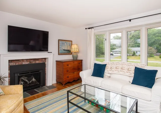4th image of 12 Brook Dr, Fairhaven, MA 02719 | MLS# 73559648