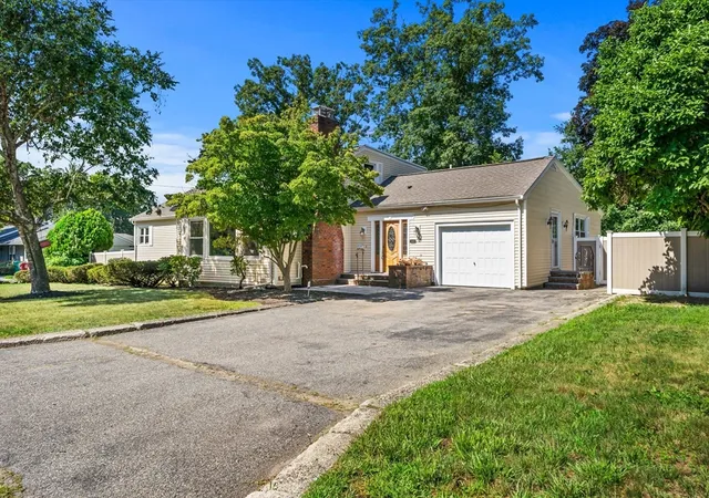 3rd image of 173 Florence Rd, Lowell, MA 01851 | MLS# 73550218