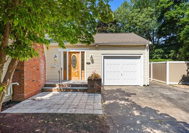 4th image of 173 Florence Rd, Lowell, MA 01851 | MLS# 73550218