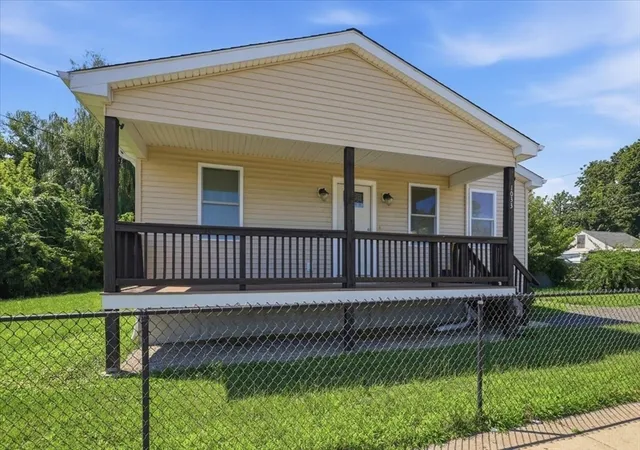 Photo 2 of Sale Pending at 1033 Rodman St, Fall River, MA 02721 | MLS# 73563706 | Listing updated on 2026-09-03