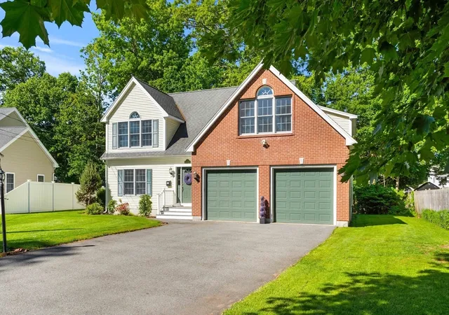 4th image of 95 Maryland Ave, Lowell, MA 01851 | MLS# 73530446