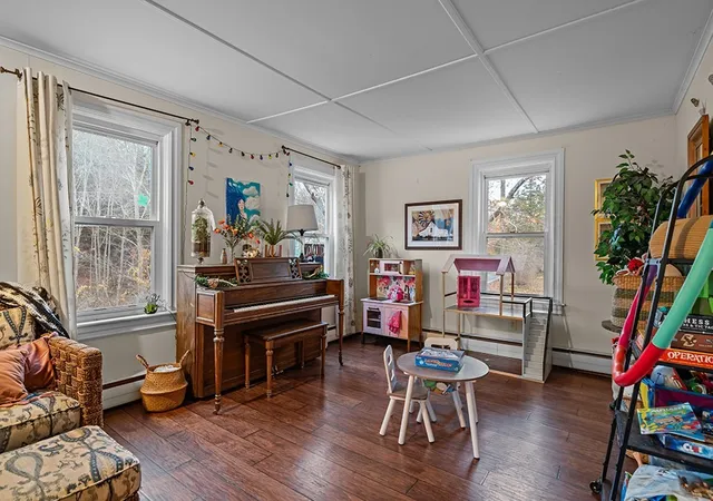 Homes for sale in Uxbridge, MA | 286 Blackstone Street, Uxbridge, MA 01569 | MLS# 73411785