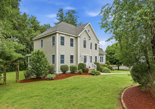 2nd image of 33 Ernies Dr, Littleton, MA 01460 | MLS# 73541295