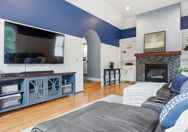 5th image of 33 Ernies Dr, Littleton, MA 01460 | MLS# 73541295