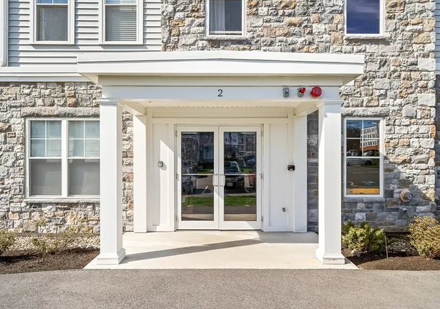 Homes for sale in Woburn, MA | 2 Stratton Dr, Woburn, MA 01801