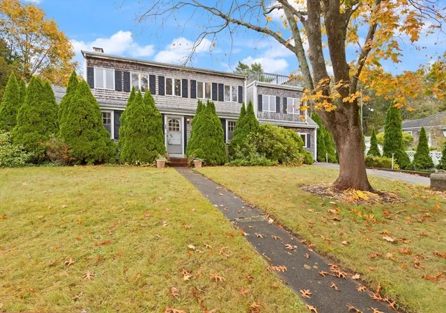 1st image of 10 Oak St, Wareham, MA 02571 | MLS# 73451499