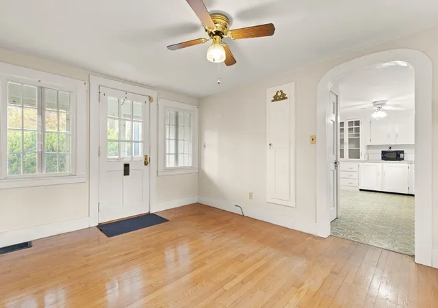 Photo 3 of Single family home for sale at 10 Oak St, Wareham, MA 02571 | MLS# 73451499 | Listing updated on 2026-08-29